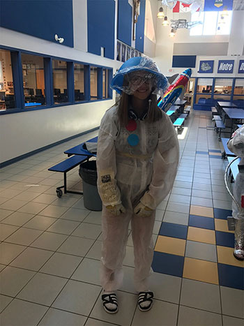 Des élèves de neuvième année de l'école Notre Dame Academy de Medicine Hat, en Alberta - 2