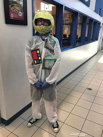 Des élèves de neuvième année de l'école Notre Dame Academy de Medicine Hat, en Alberta - 3