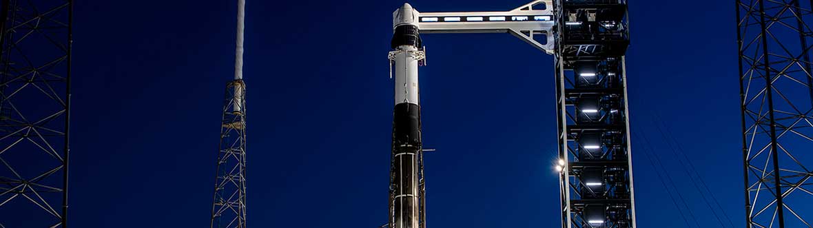 A Falcon 9 rocket carrying a Dragon cargo spacecraft