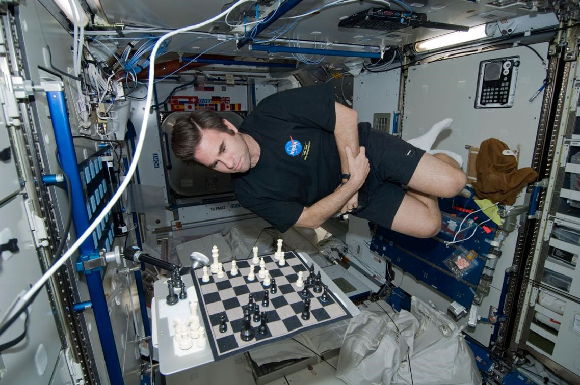 Gregory Chamitoff a fait des parties d'échecs