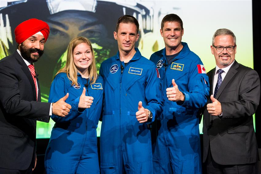 Joshua Kutryk et Jenni Sidey visitent l’ASC pour la première fois en tant qu’astronautes canadiens