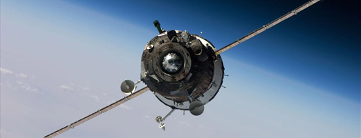 Véhicule russe Soyouz TMA-16 s'approchant de la SSI